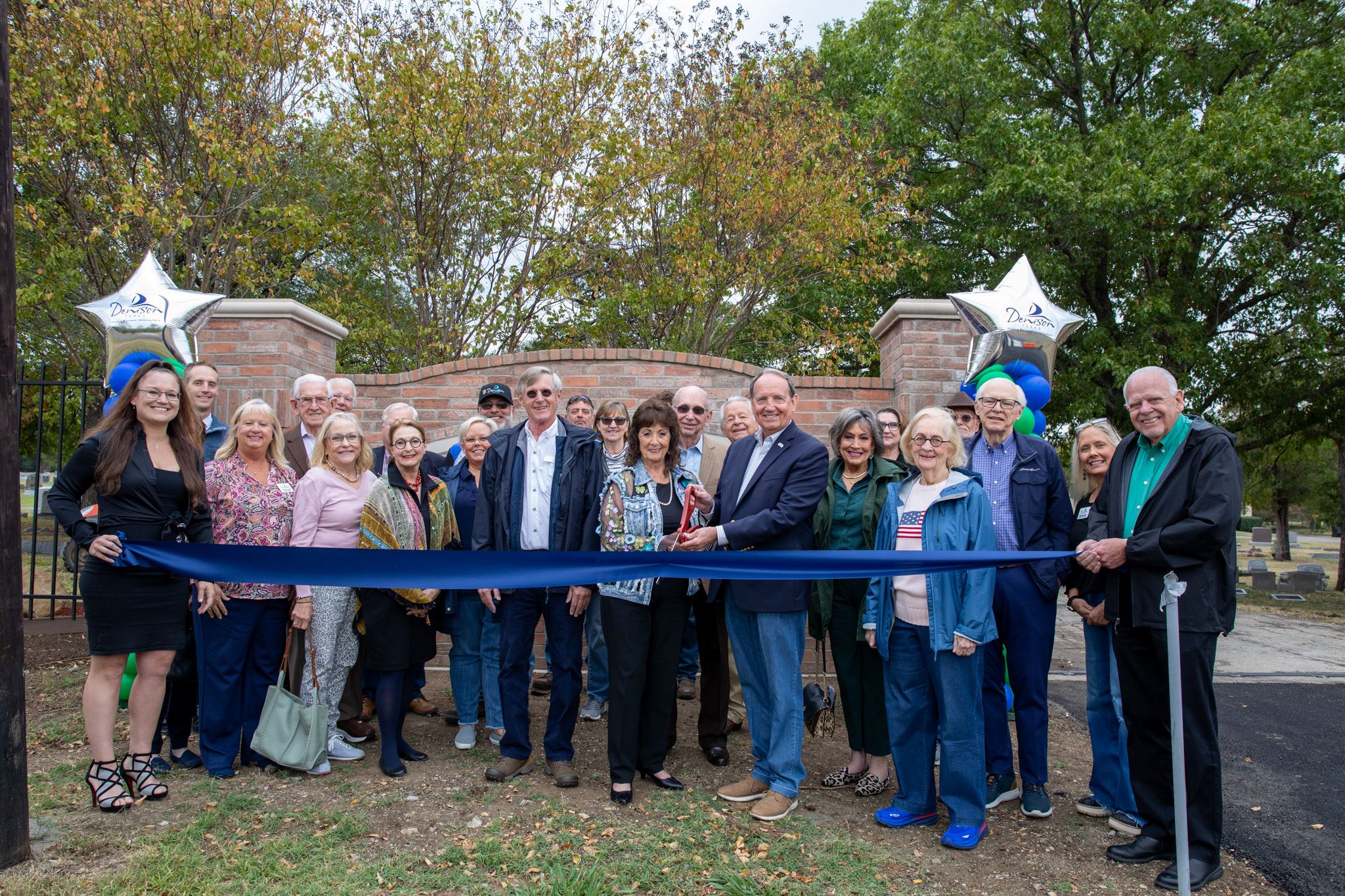 Fairveiw ribbon cutting